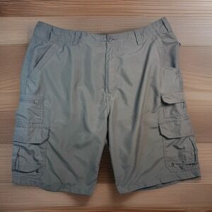 Denali Mens Gray Cargo Shorts Size 36‎ With Multiple Pockets & Stretch Fabric